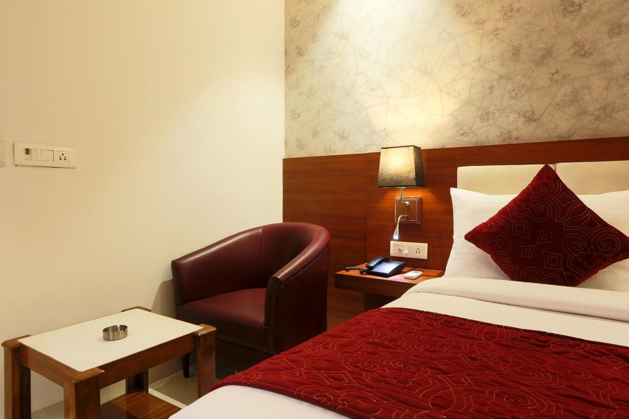 Hotel Arch Suites - Near Aerocity New Delhi Exterior foto
