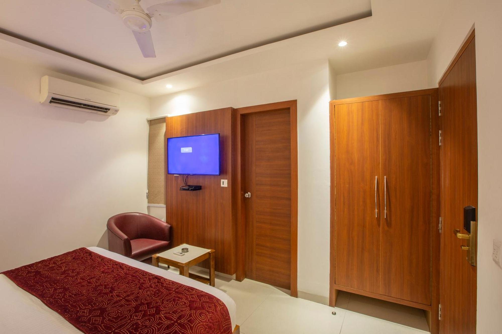Hotel Arch Suites - Near Aerocity New Delhi Exterior foto