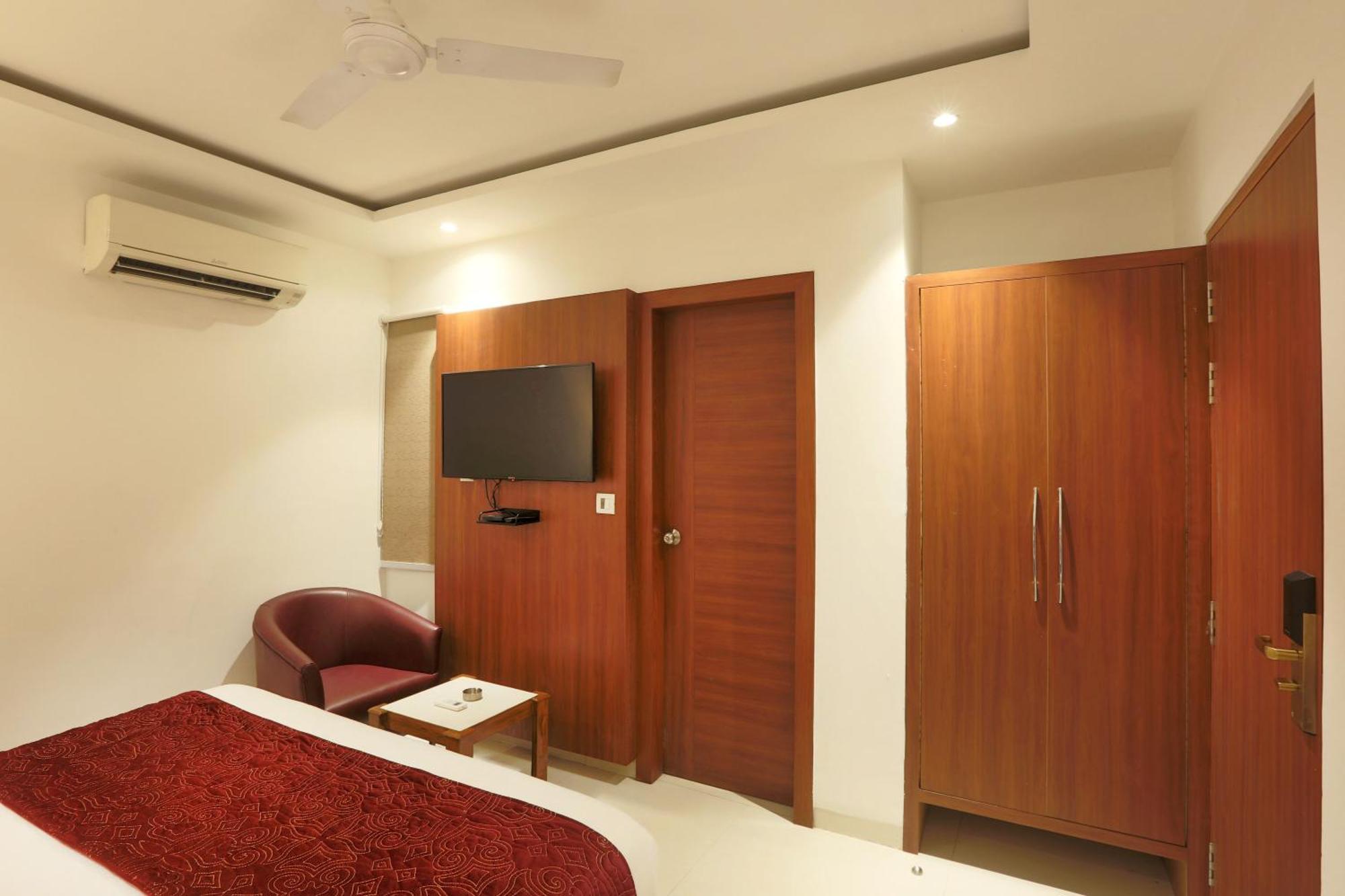 Hotel Arch Suites - Near Aerocity New Delhi Exterior foto