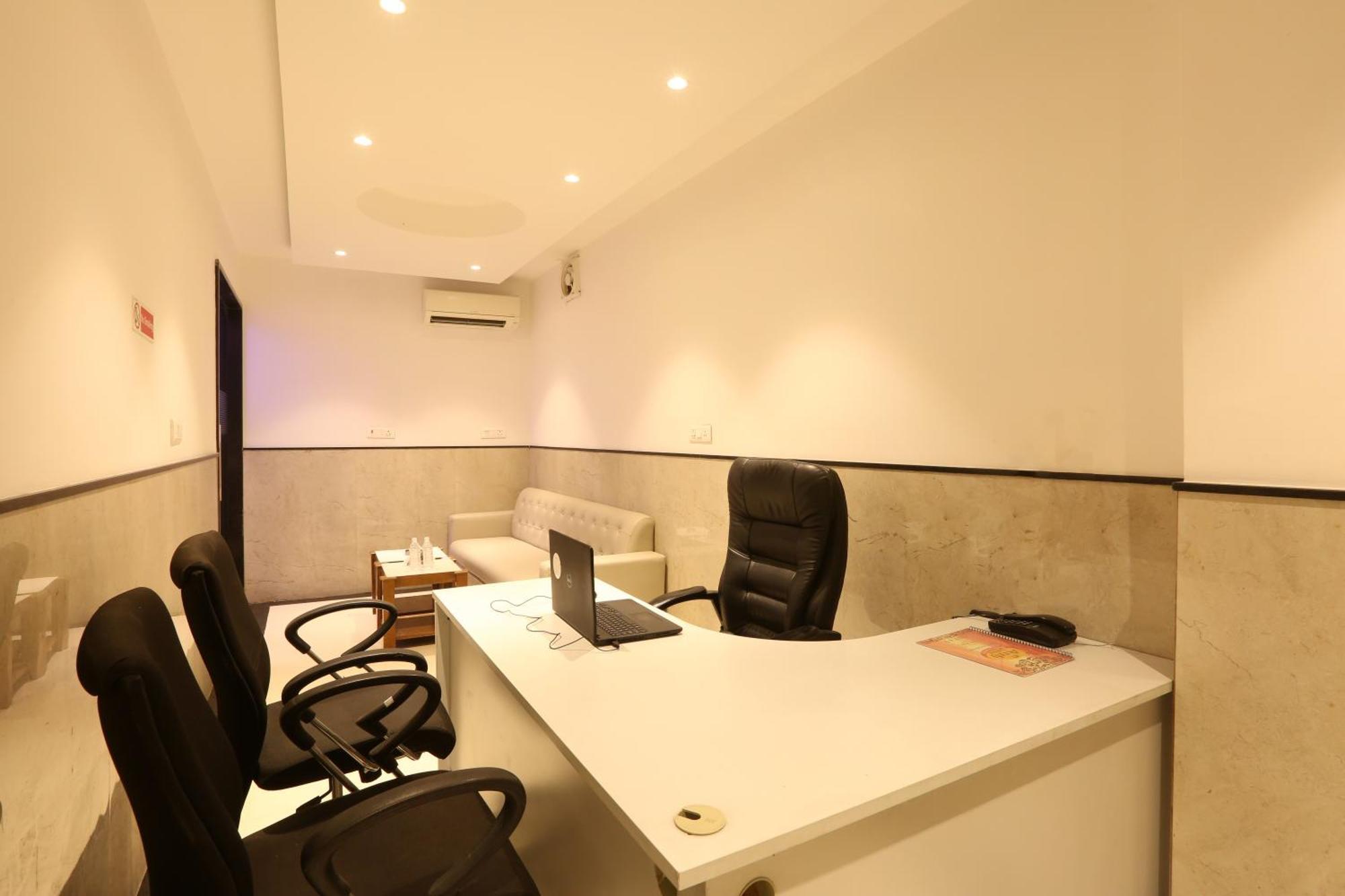 Hotel Arch Suites - Near Aerocity New Delhi Exterior foto