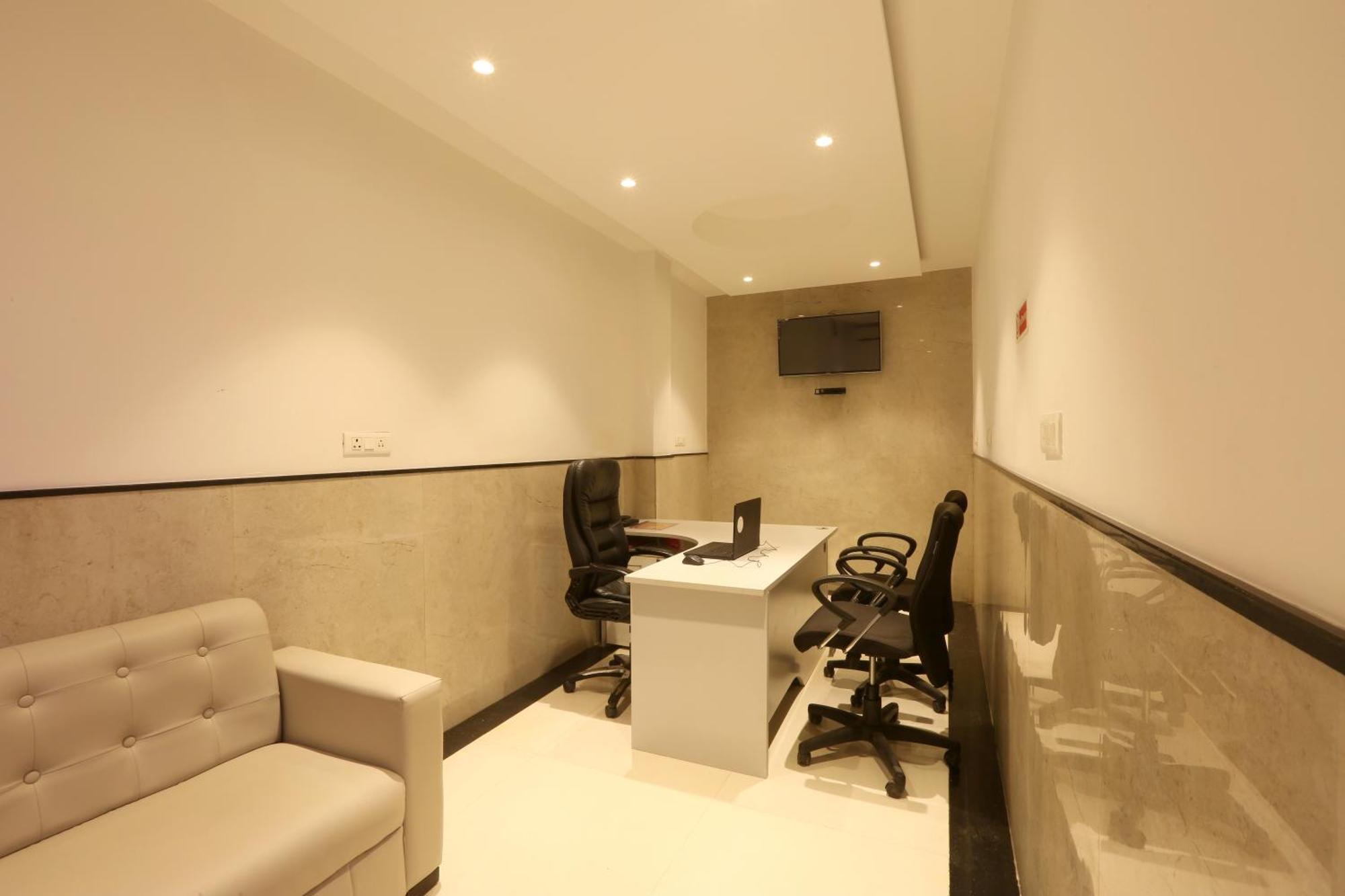 Hotel Arch Suites - Near Aerocity New Delhi Exterior foto