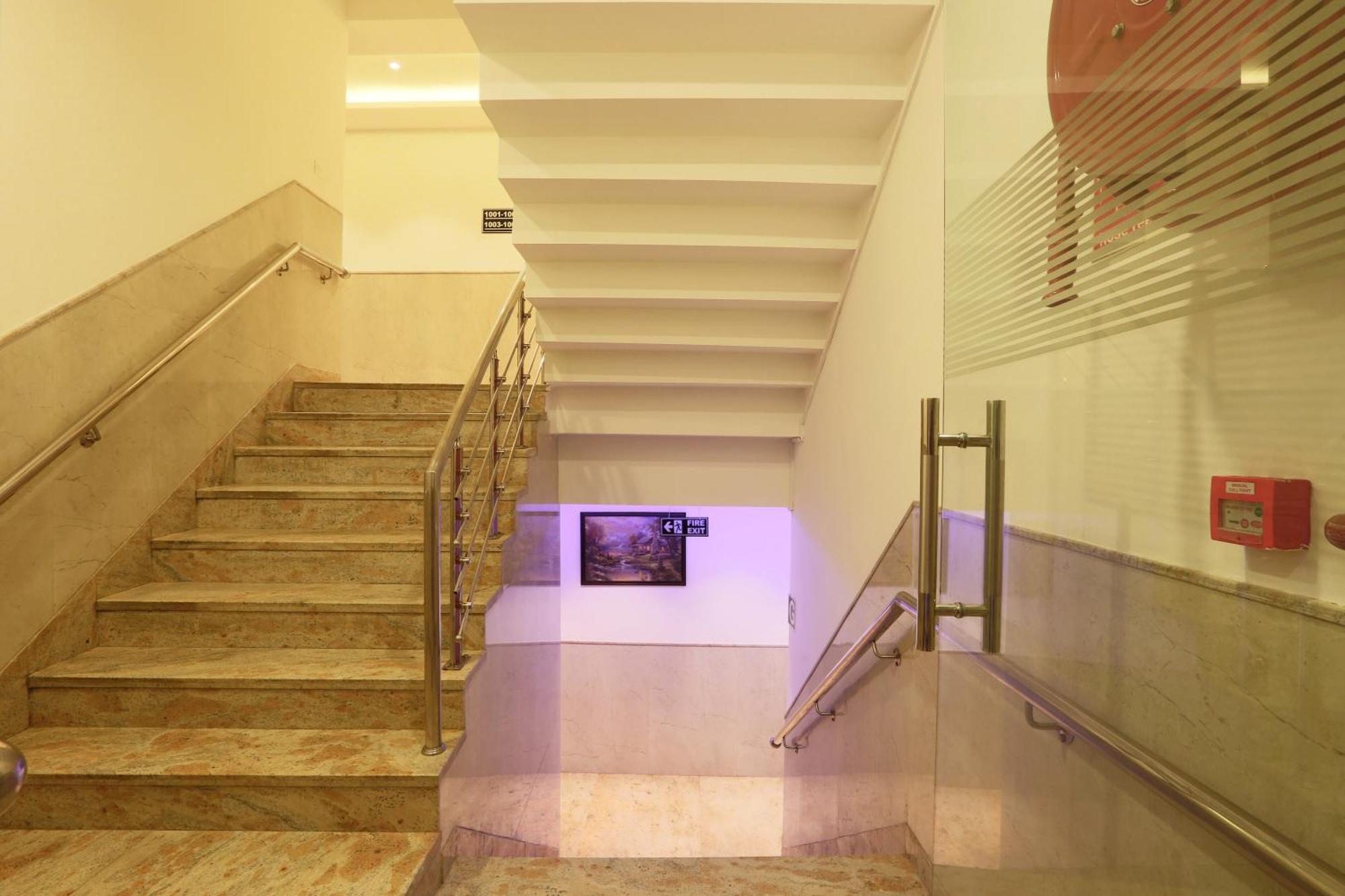 Hotel Arch Suites - Near Aerocity New Delhi Exterior foto
