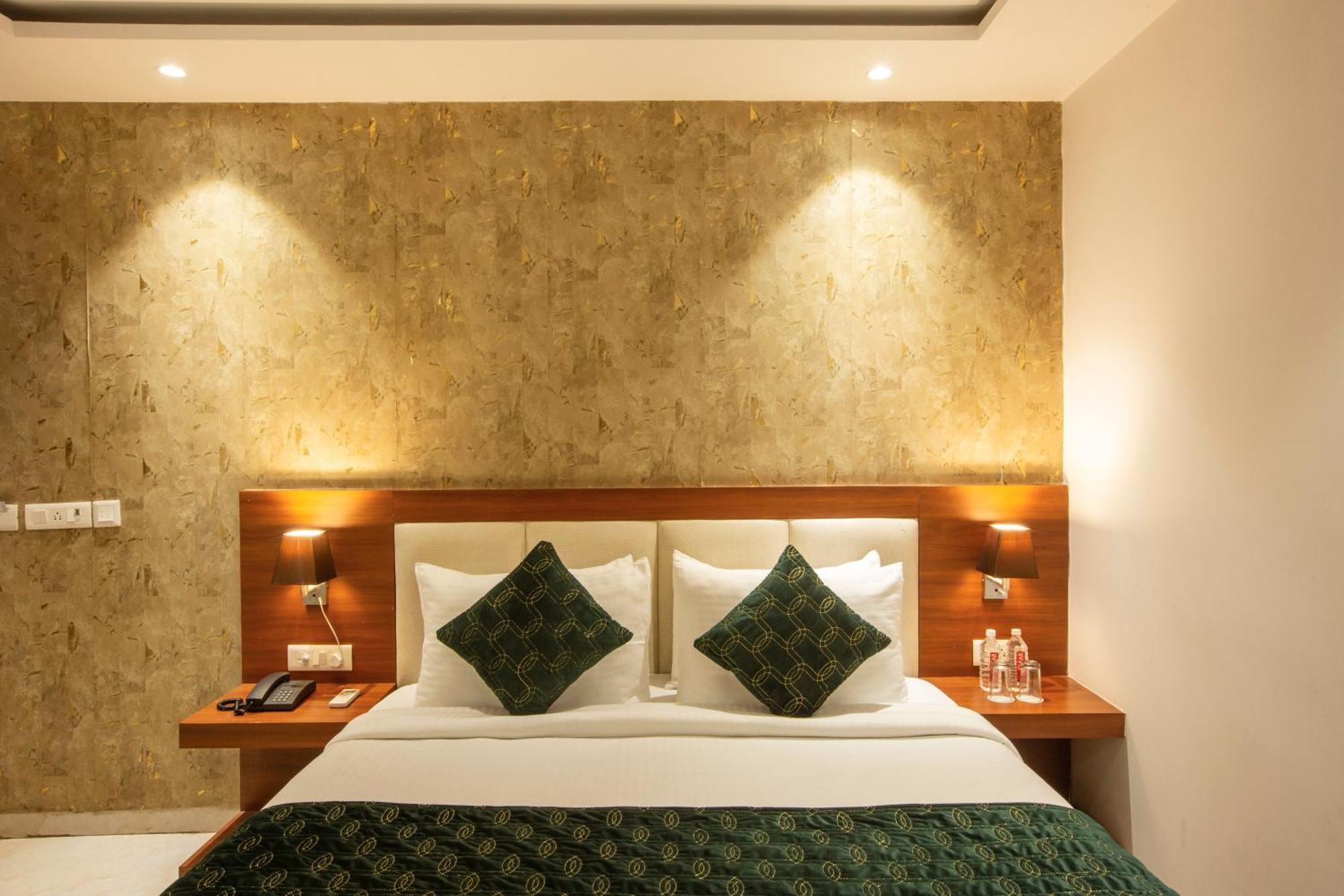 Hotel Arch Suites - Near Aerocity New Delhi Exterior foto